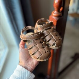 LIKE NEW Place Boys Fisherman Sandals size 6